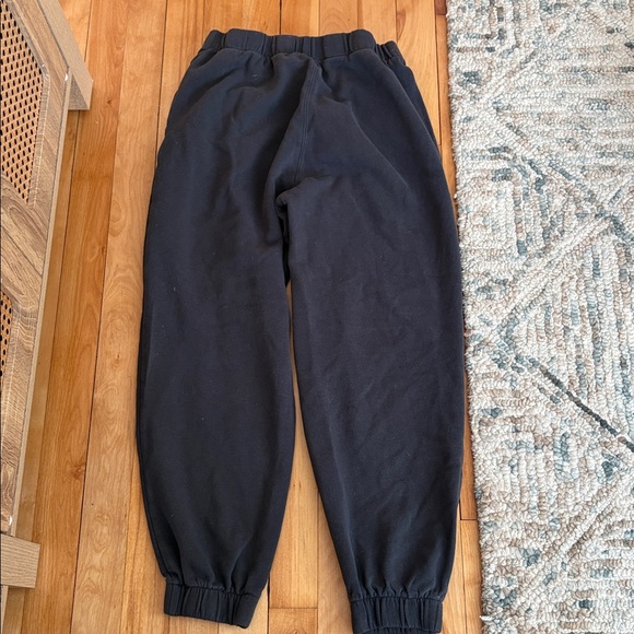 Hollister Black Joggers with Floral Detail - Sweatpants- High Rise - Size Medium - Picture 7 of 7